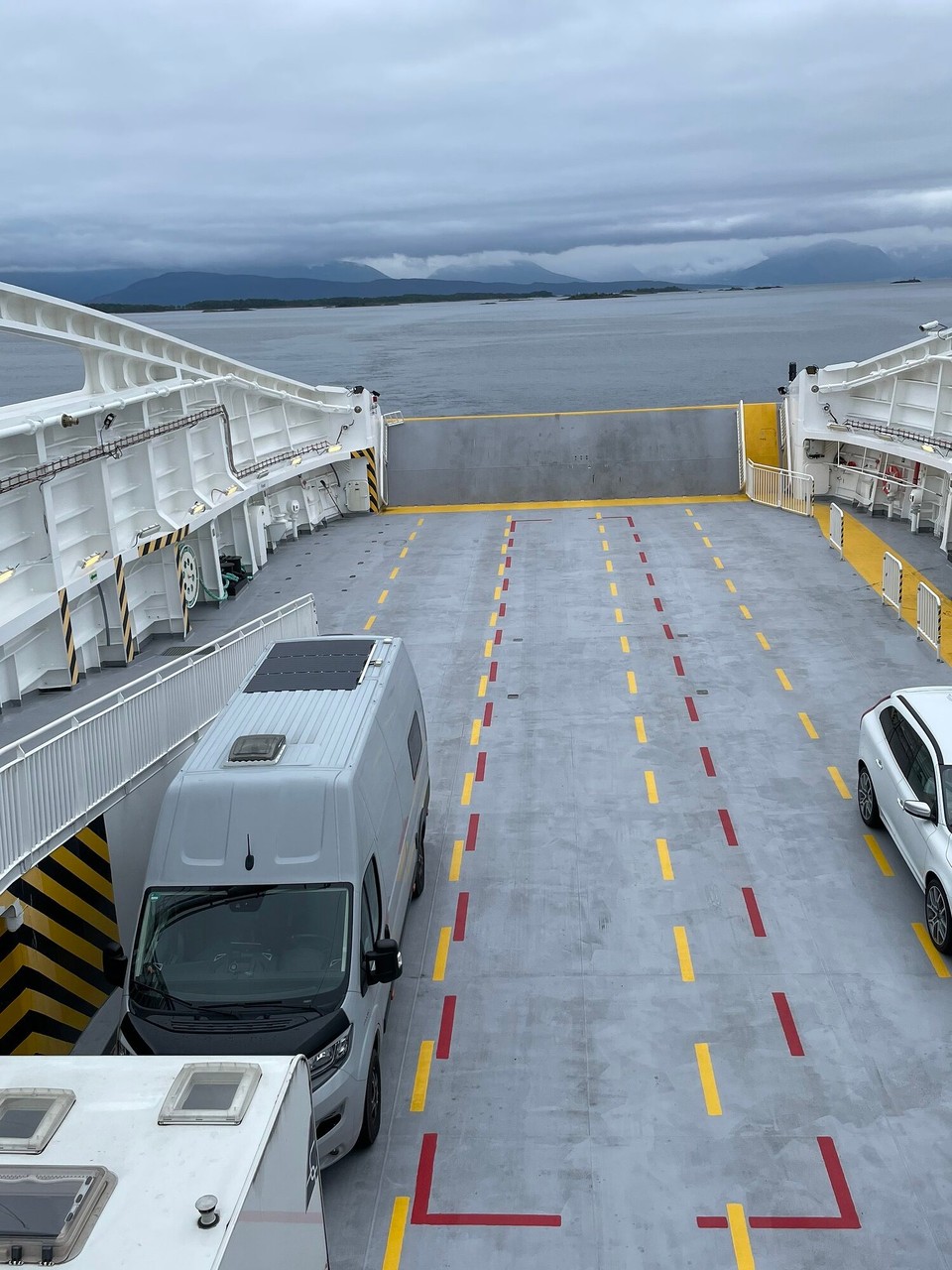 Norwegen - Bremsnes - Mit der Fähre…