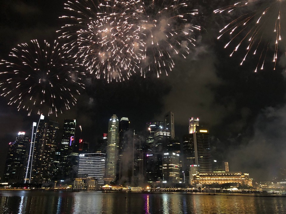 Singapur -  - Silvester hatten wir auch - die Abendshow bei Marina Bay Sands