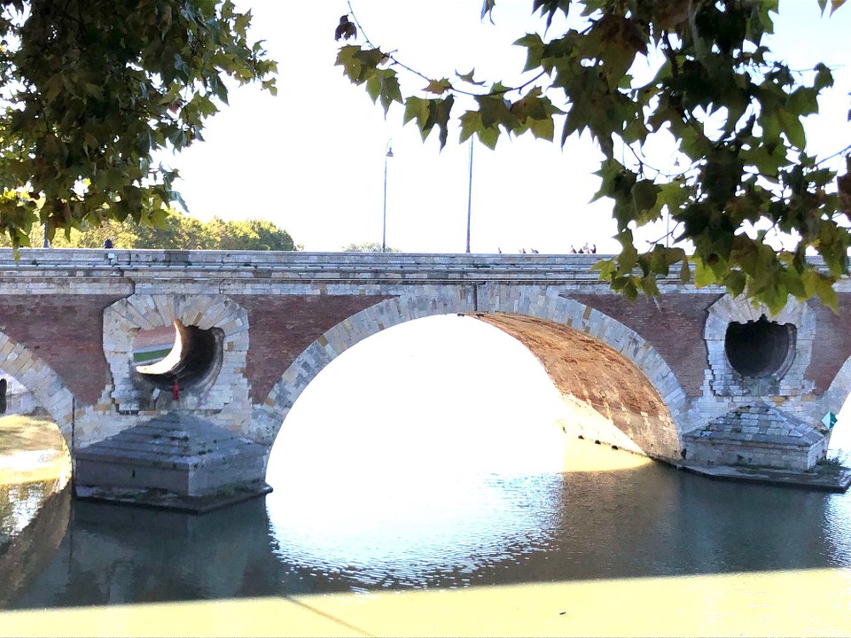 Frankreich - Toulouse - Ein kleiner Teufel, von Kunststudenten nachts abgesetzt.