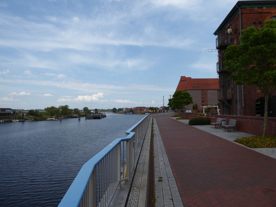 Deutschland - Havelberg - Nach 55 km und 3 Stunden hatte ich Wittenberg erreicht. Aber ich habe auch diese - offenbar schöne - Stadt links liegen lassen.