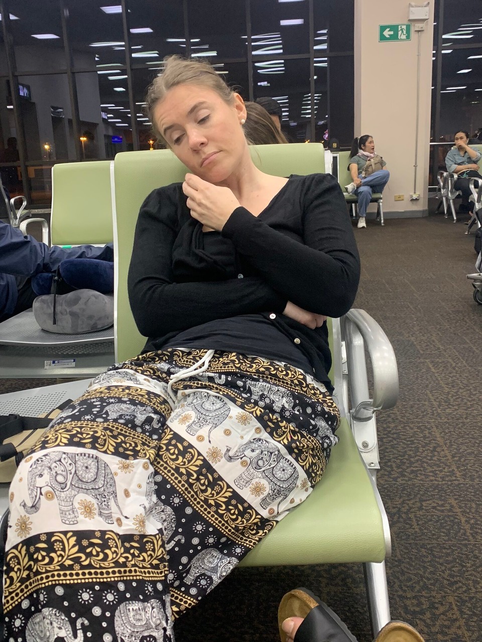 Thailand - Bangkok - So schaut jemand, der gerade erfahren hat, dass sein Flug 1 Stunde Verspätung hat