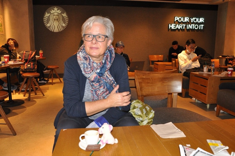 Hongkong - Hongkong - Meine zwei Begleiter brauchen einen Koffein Schub 