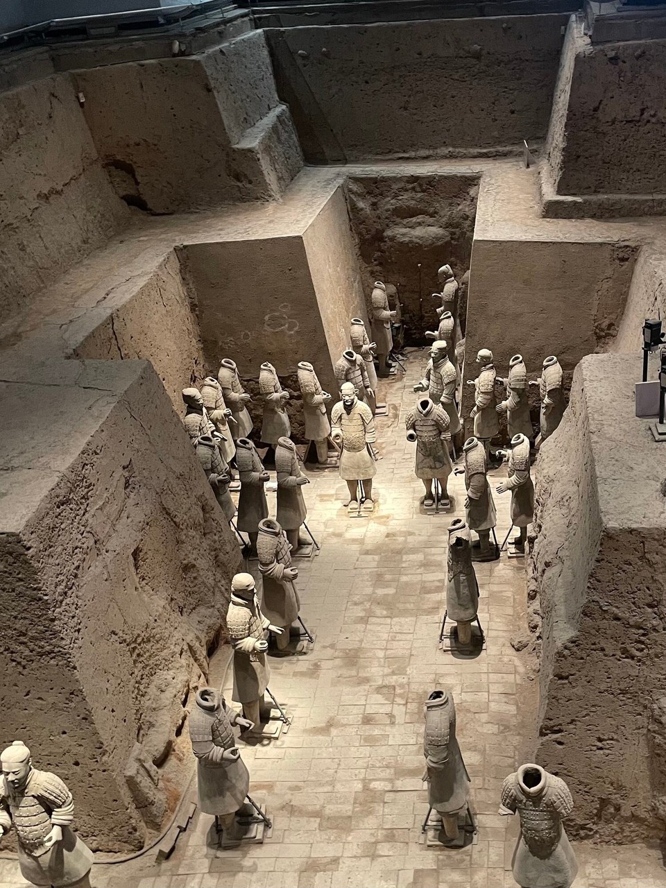 China - Xi'an - Ganz vill Usgrabigsort chamer go aaluege