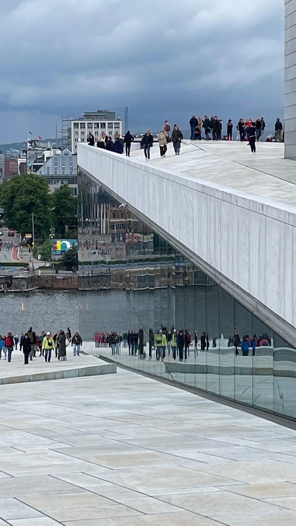Norwegen - Oslo - über 30000 Platten aus Carrara Marmor