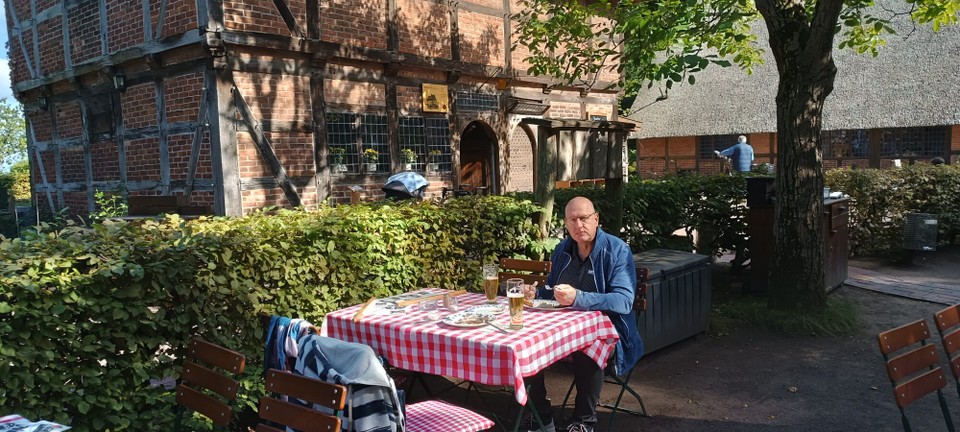 Deutschland - Bad Zwischenahn - Kleiner Mittagssnack im Speicher in Bad Zwischenahn.