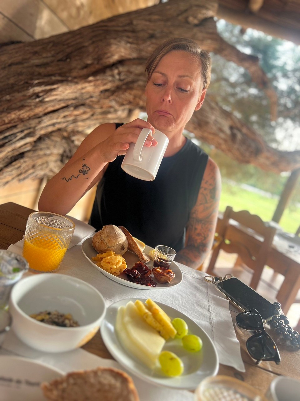 Portugal - Zambujeira do Mar - Großartiges Frühstück, Kaffee ist ausbaufähig. 