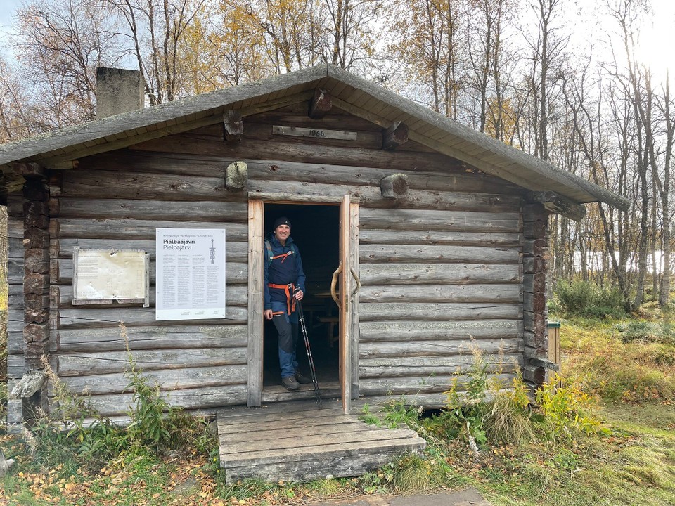 Finnland - Inari - Daneben gibt’s die öffentliche Hütte mit…