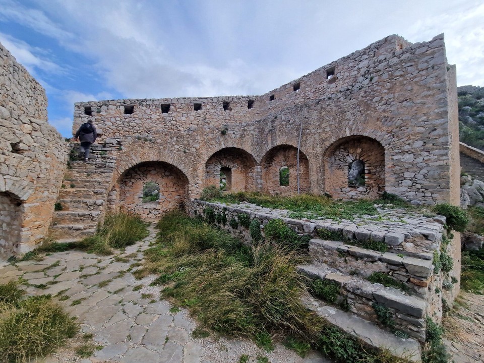 Griechenland - Nauplion - endlich oben, und was finden wir, Stufen… 