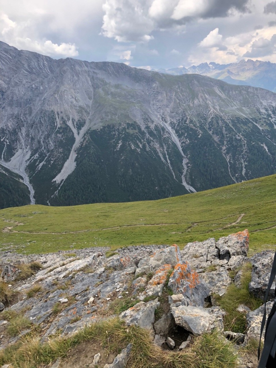 Schweiz - Zernez - Da geht‘s irgendwo runter 