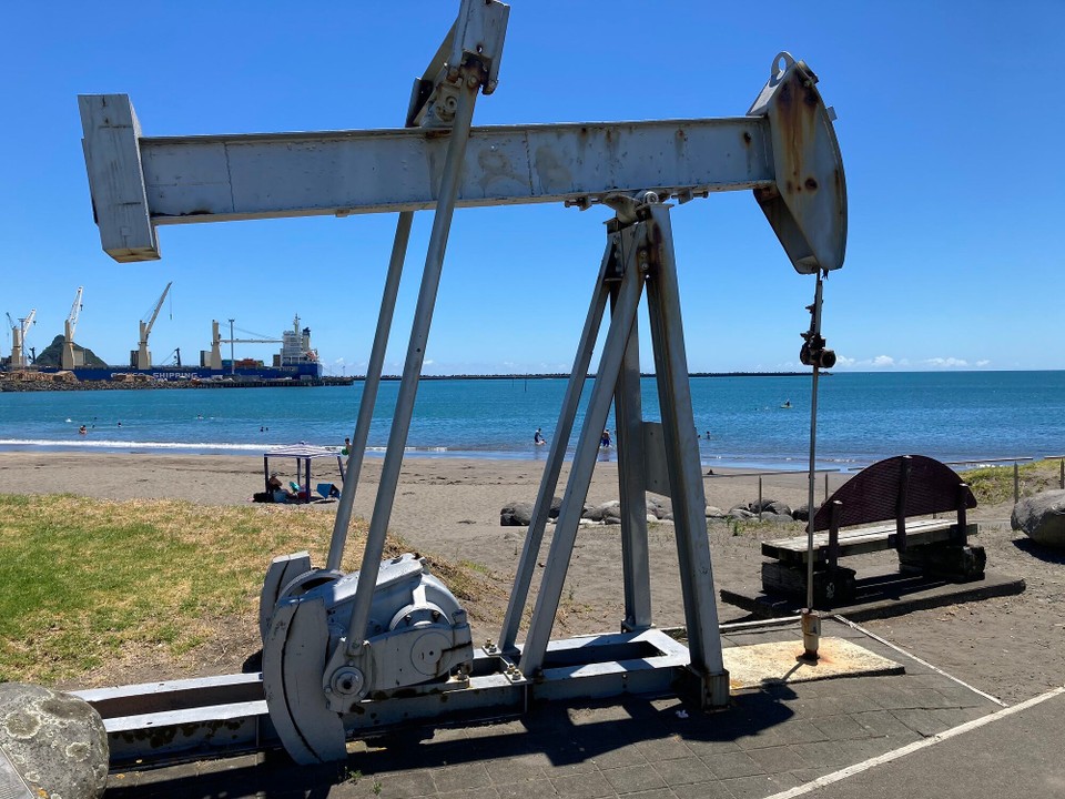 Neuseeland - New Plymouth - Eine der ersten Ölpumpen, benutzt von 1931 bis 1972