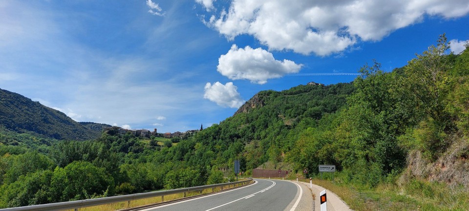 Spain - Torla-Ordesa - Mein Tagesziel ist ein Refugio mitten in den Pyrenäen. Abseits der grossen Strassen. Ich bin gespannt...