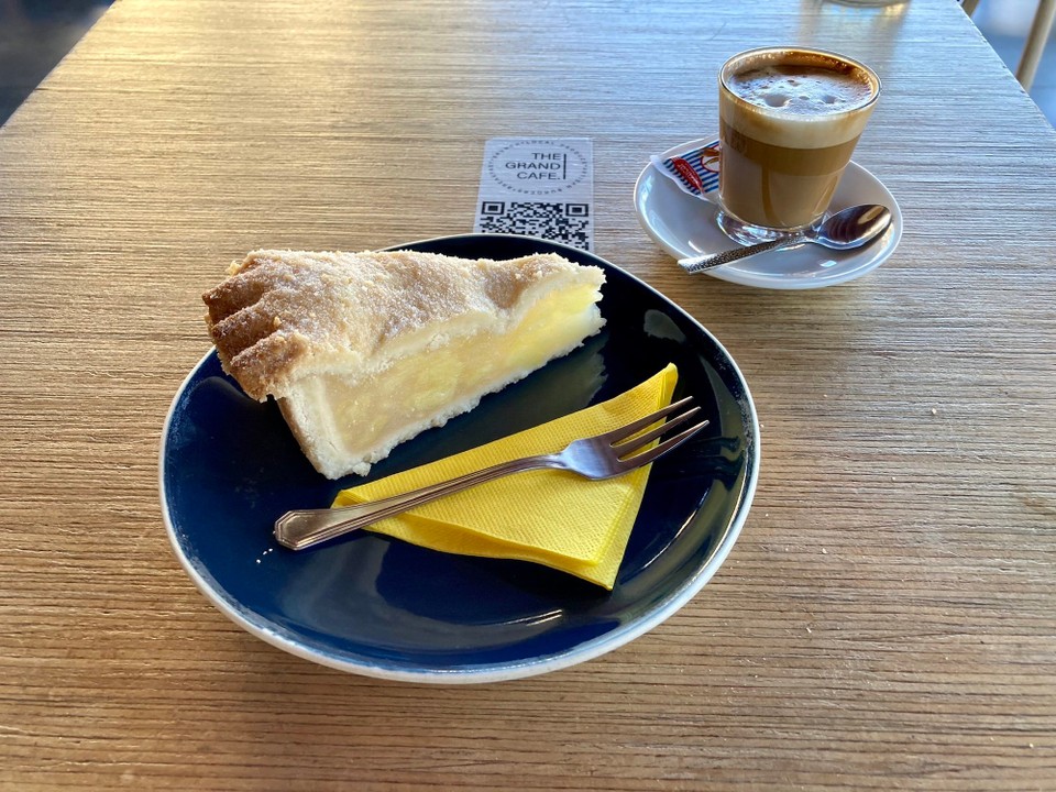 Spanien - Tejeda - Hat Nonna frisch gebacken, musste also gekostet werden😋
