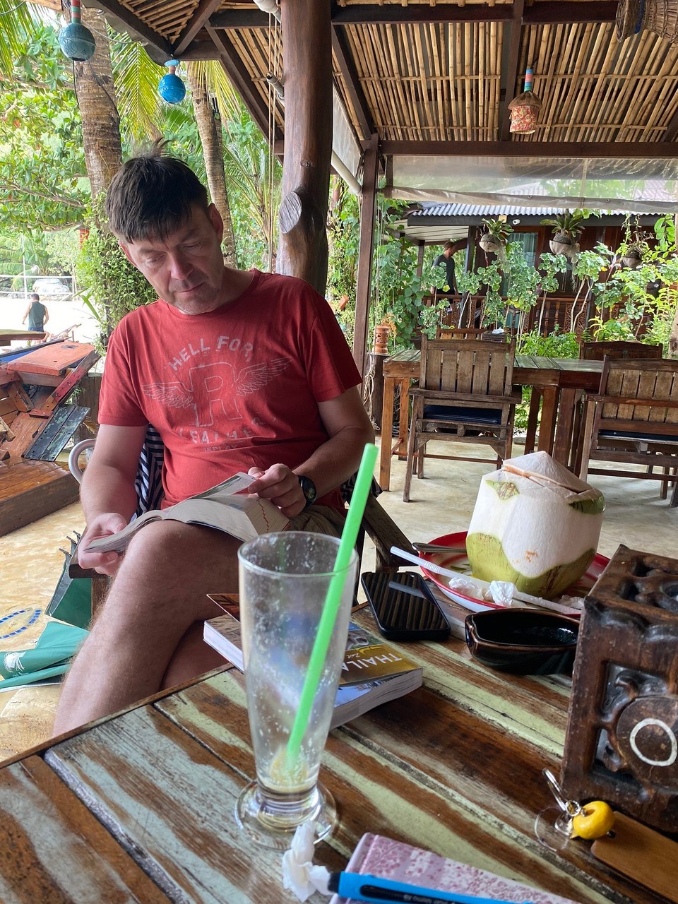 Thailand - Ko Pha-ngan - Frank plant die weitere Route. Leider geht es am Montag für uns weiter. 