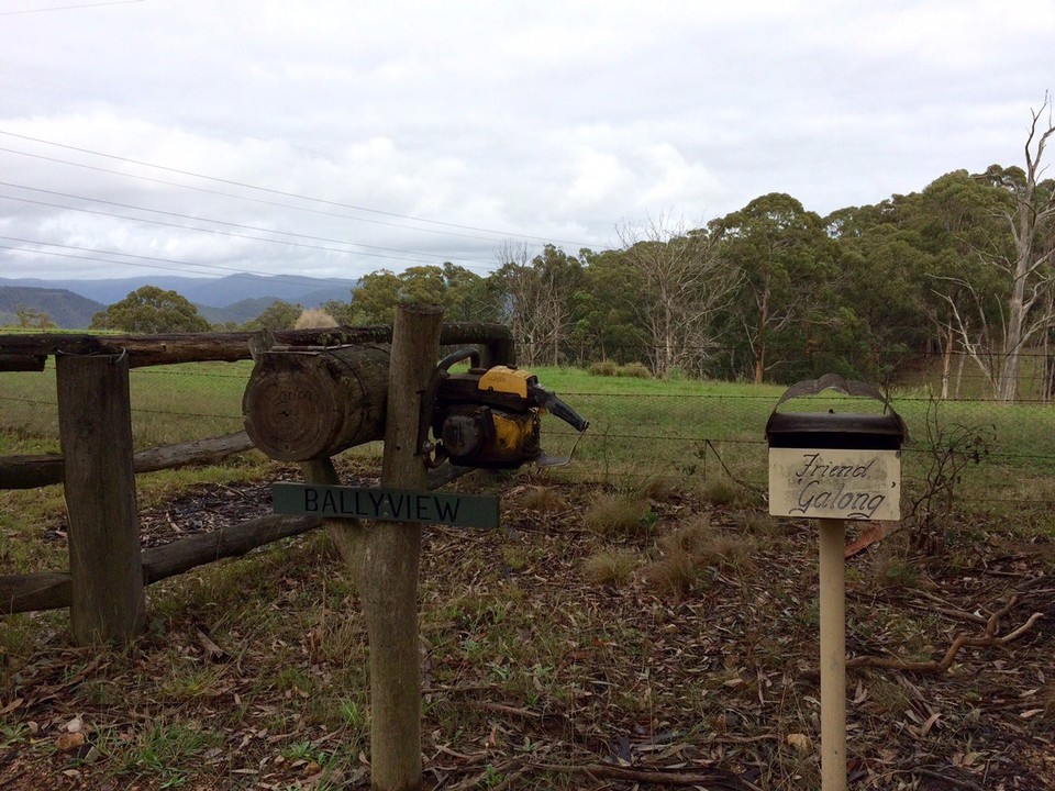 Australien -  - Alternative name sign. 