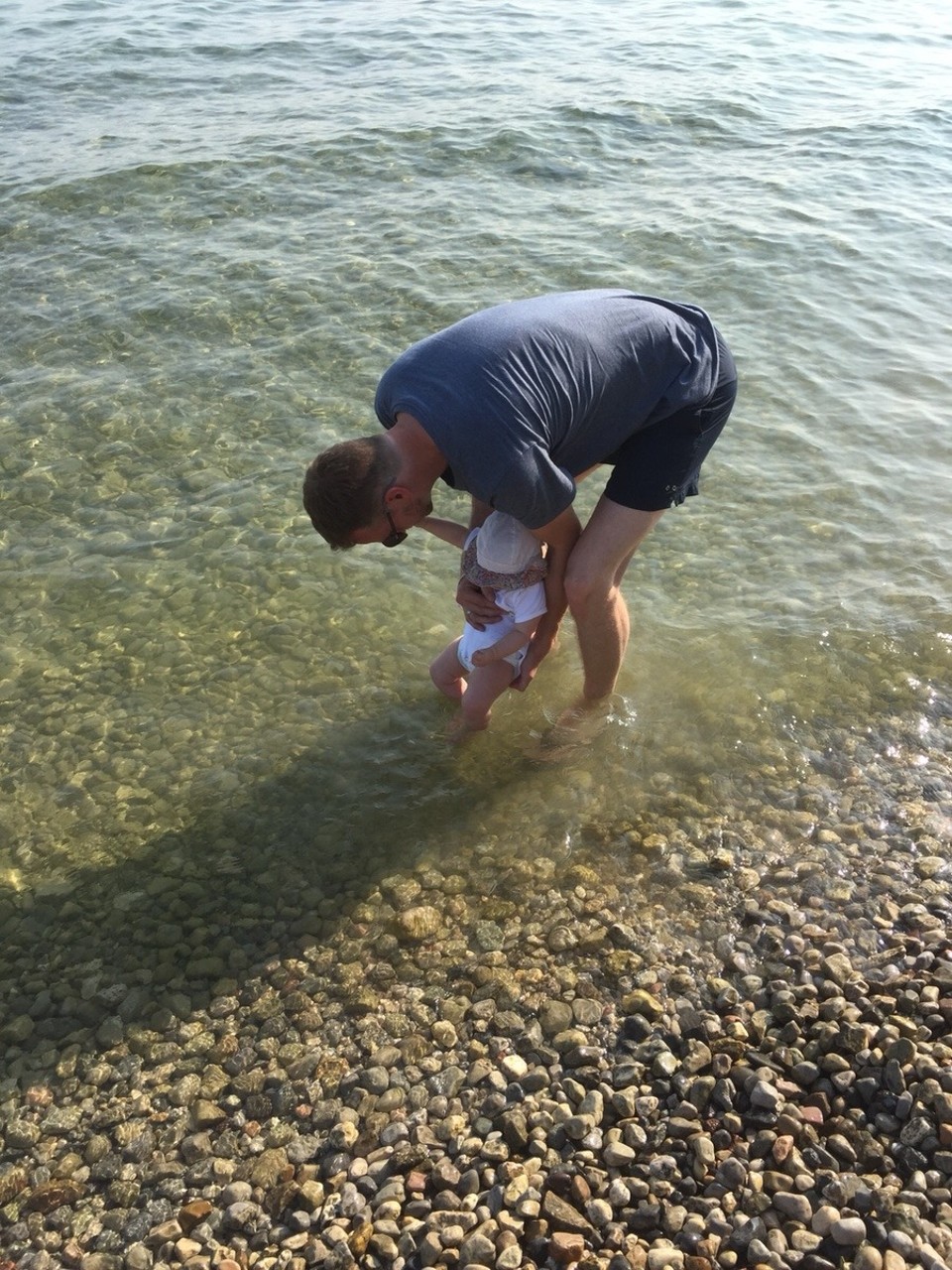 Italien - Moniga del Garda - Eva „testet“ den Gardasee! 😃
