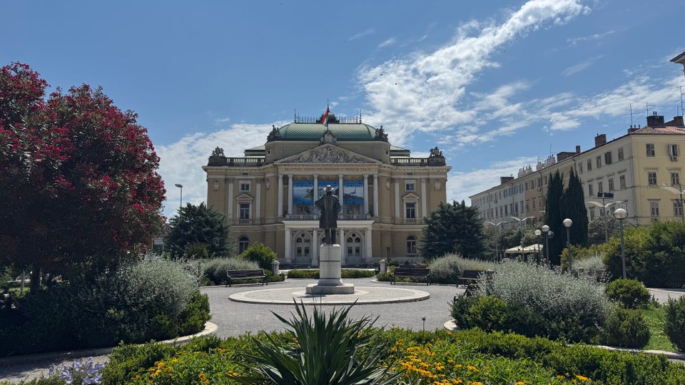 Kroatien - Zadar - Das Kroatische Nationaltheater in Rijeka.
