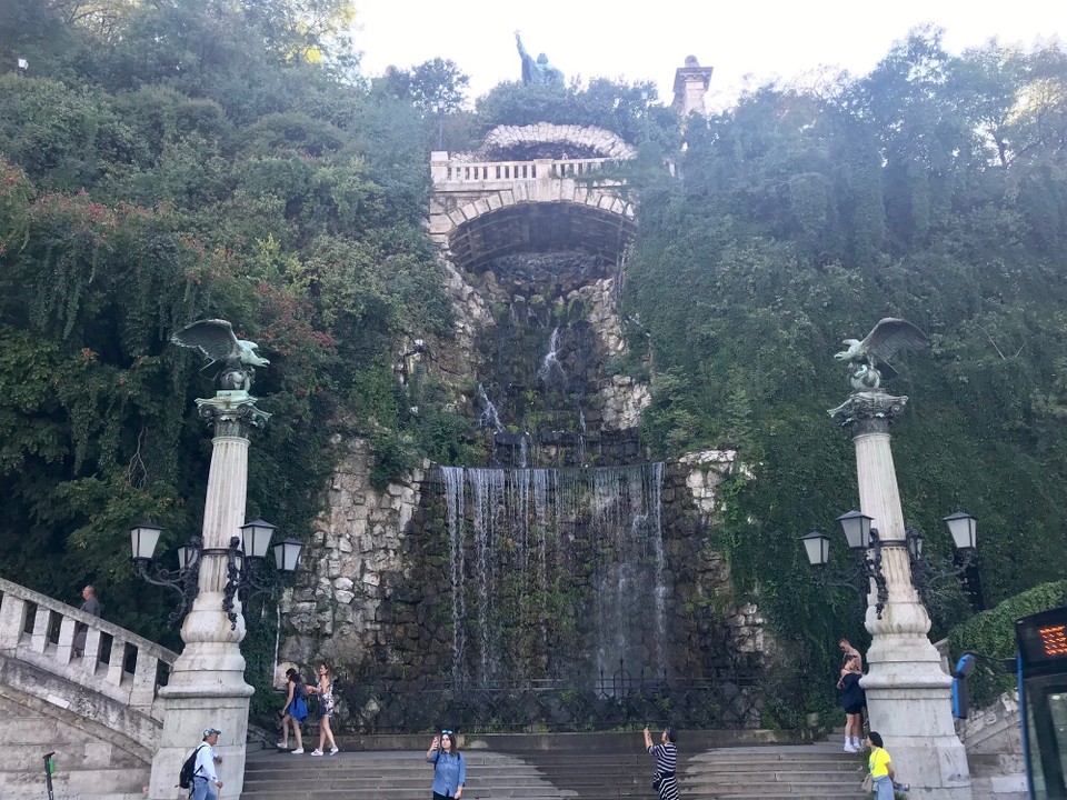 Ungarn - Budapest - Wasserfall