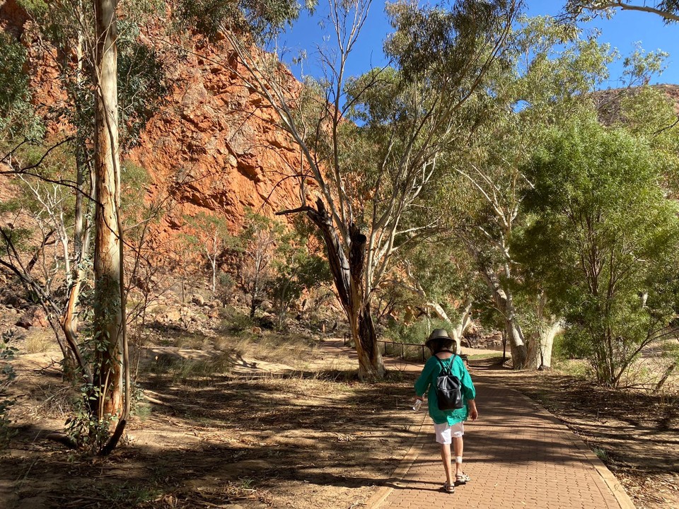 Australien - Alice Springs - ab dem Parkplatz ein 5-min Walk und .....
