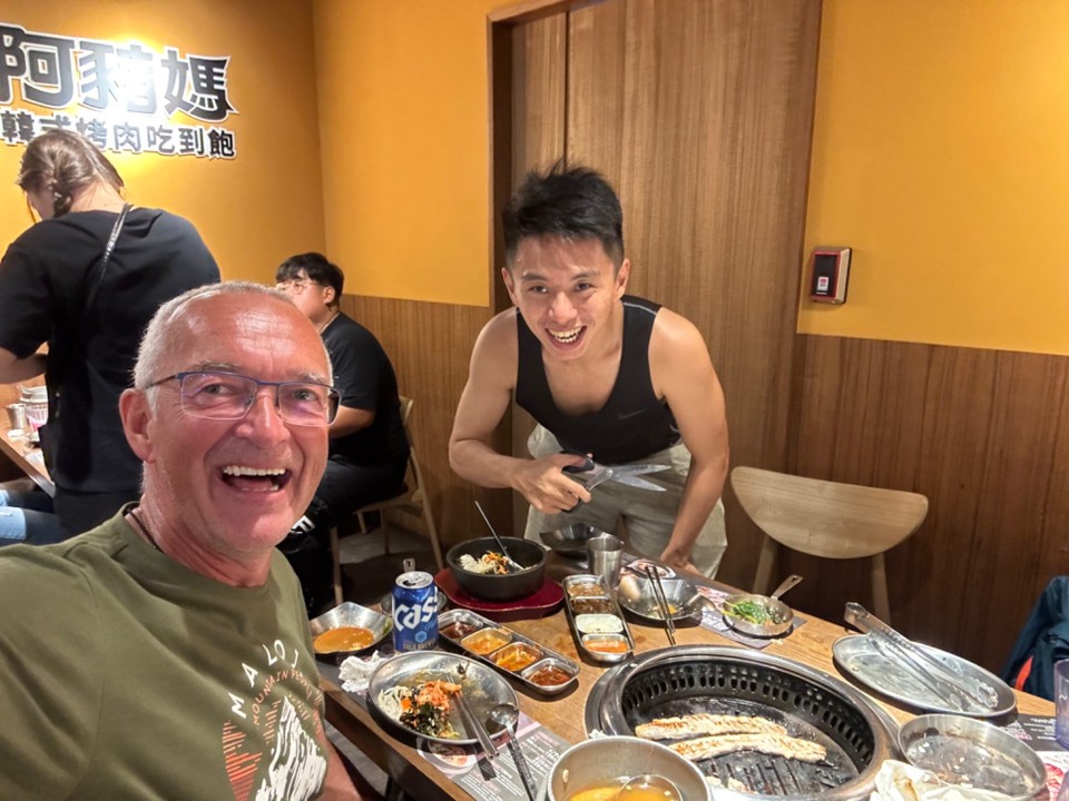 Taiwan - Taipeh - Grandioses Grillmenü mit meinem Freund Sunny im All you can eat Restaurant