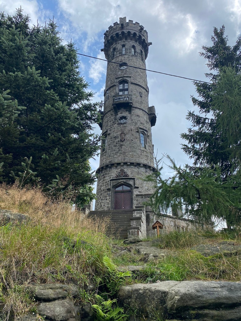 Deutschland - Rosenthal-Bielatal - Der Schneebergturm im Original, mit 3 € Eintritt und 5 € Leihgebühr für den Schlüssel doch recht happig. Aber lohnt sich trotzdem.
