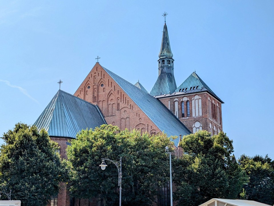 Polen - Kolberg - Vier Säulen des Doms sind fast so schief wie der schiefe Turm von Pisa. 