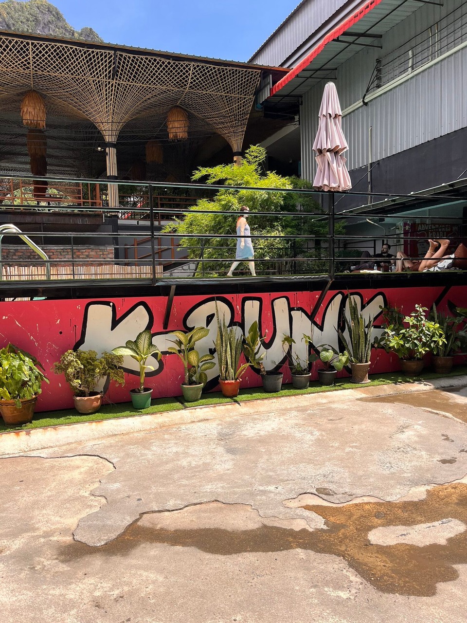 Thailand - Mueang Krabi - Arrived at K Bunk and had a chicken fried rice next door and then got into bed early doors and started watching This Is England again. We got peckish around 9pm so went out for a quick macdonalds too and then back to the hostel for sleep. Phi phi tomorrow! 