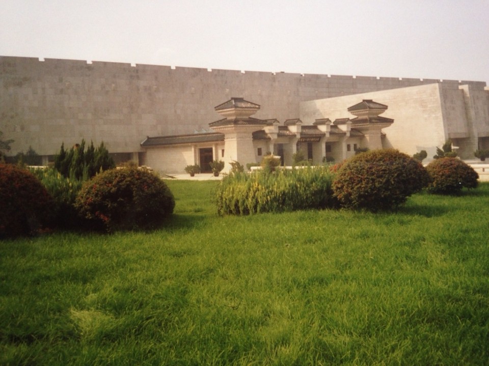 China - Lintong - Die große Halle von Lingtong, die das berühmteste Museum Chinas überspannt