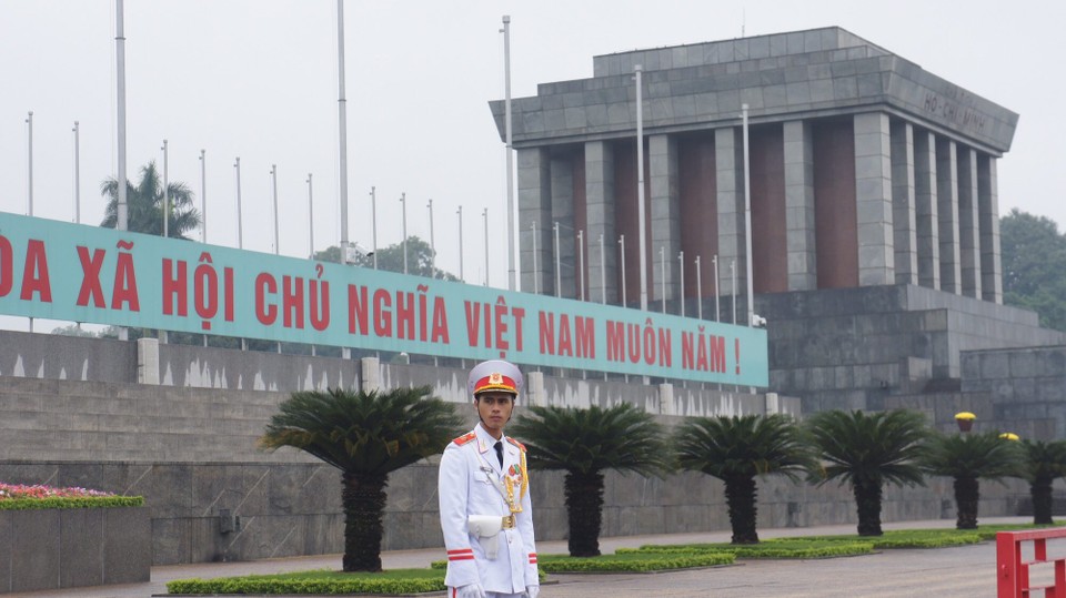 Vietnam - Hanoi - Das streng bewachte Ho Chi Minh-Mausoleum