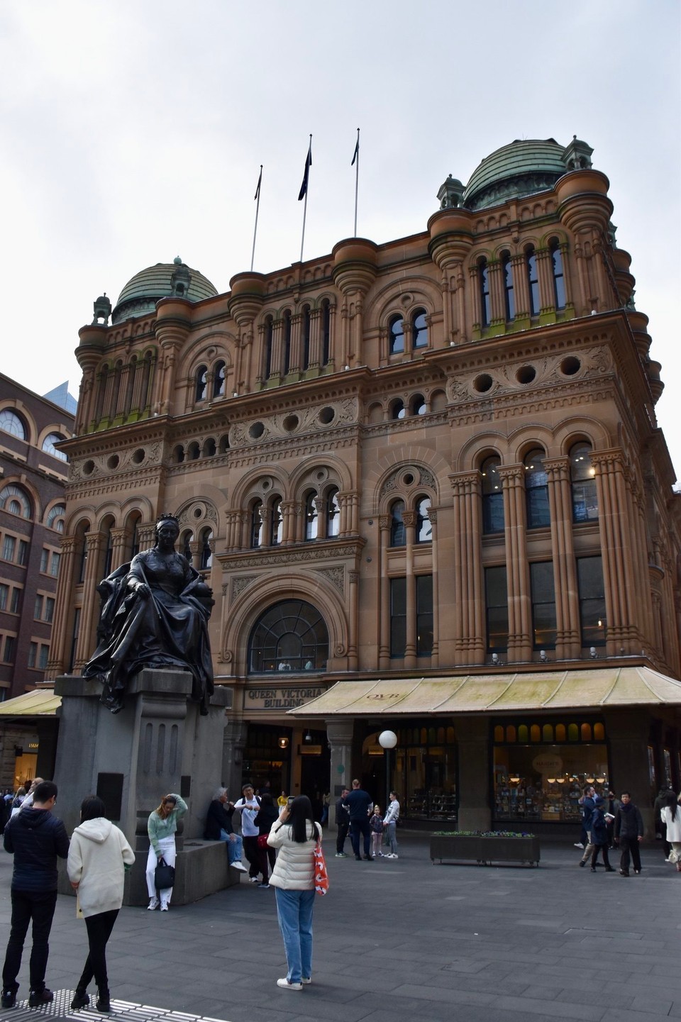Australien - Sydney - Queen Victoria Building, ein nobles Einkaufszentrum. Ich schreib euch lieber nicht was hier ein Stück Kuchen kostet.