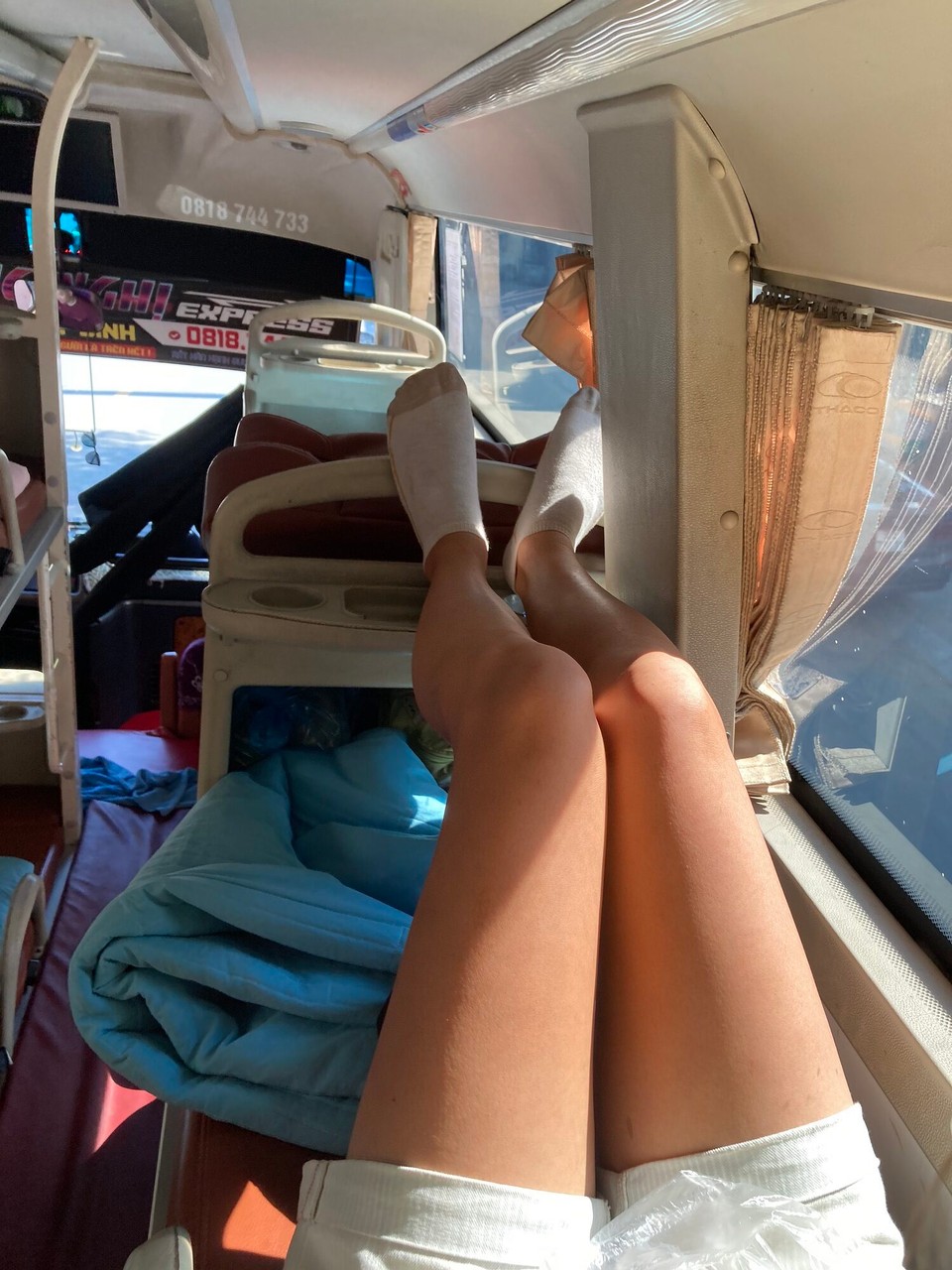 Vietnam - Hanoi - So lässt sich eine Busfahrt schon auch überstehen