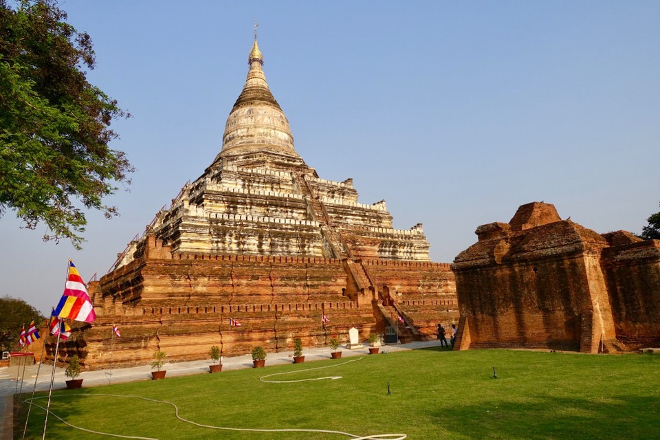 Myanmar (Burma) - Bagan - Shwesandaw Pagoda