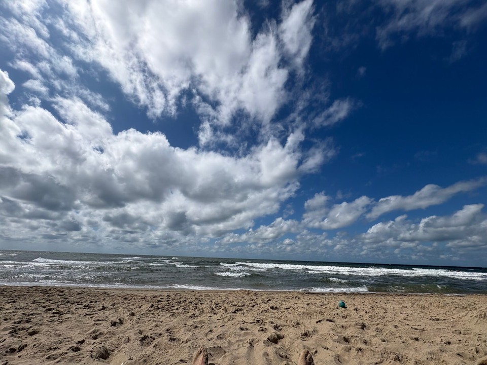 Niederlande - Julianadorp - Für die Nordsee wirklich tolle Wellen um ausgelassen rumzutoben