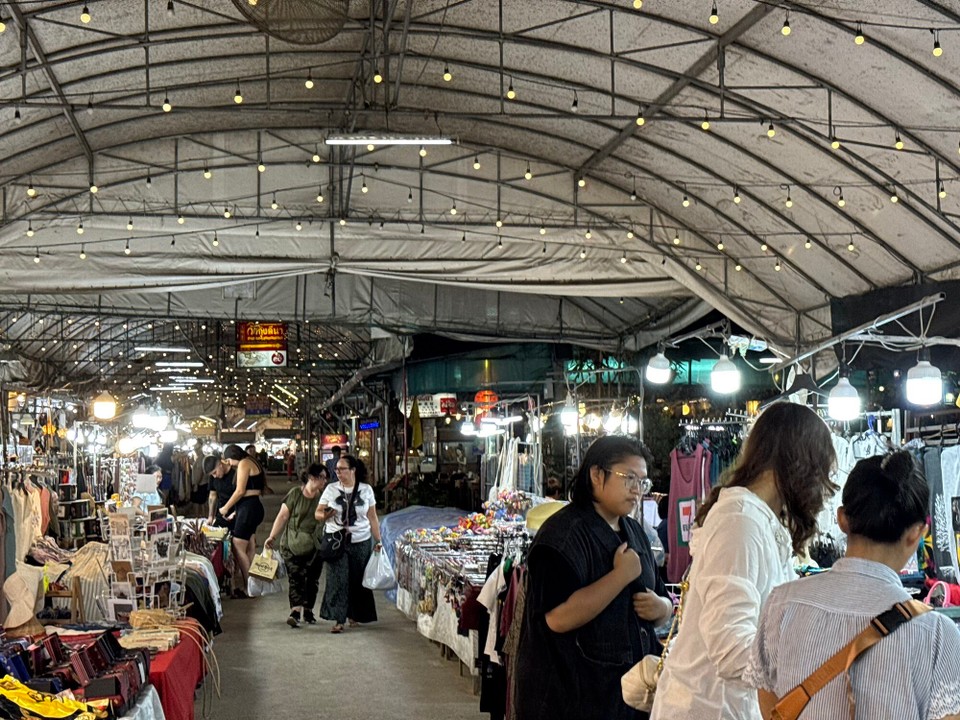 Thailand - Mueang Chiang Mai - Night market in Chiang Mai