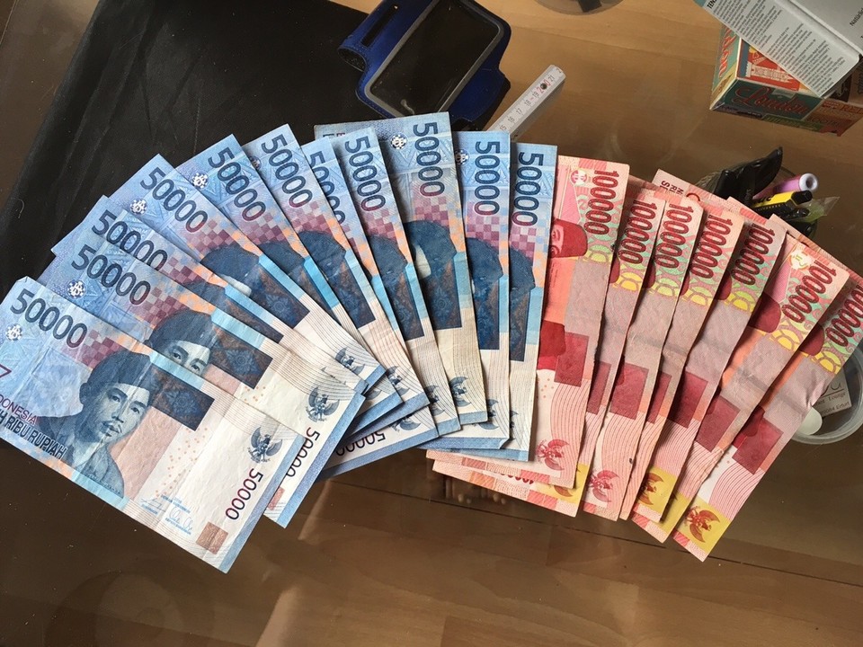 Deutschland - Erfurt - 105,33€ getauscht und nun Millionär - 1.250.000 Indonesische Rupiah gab es dafür