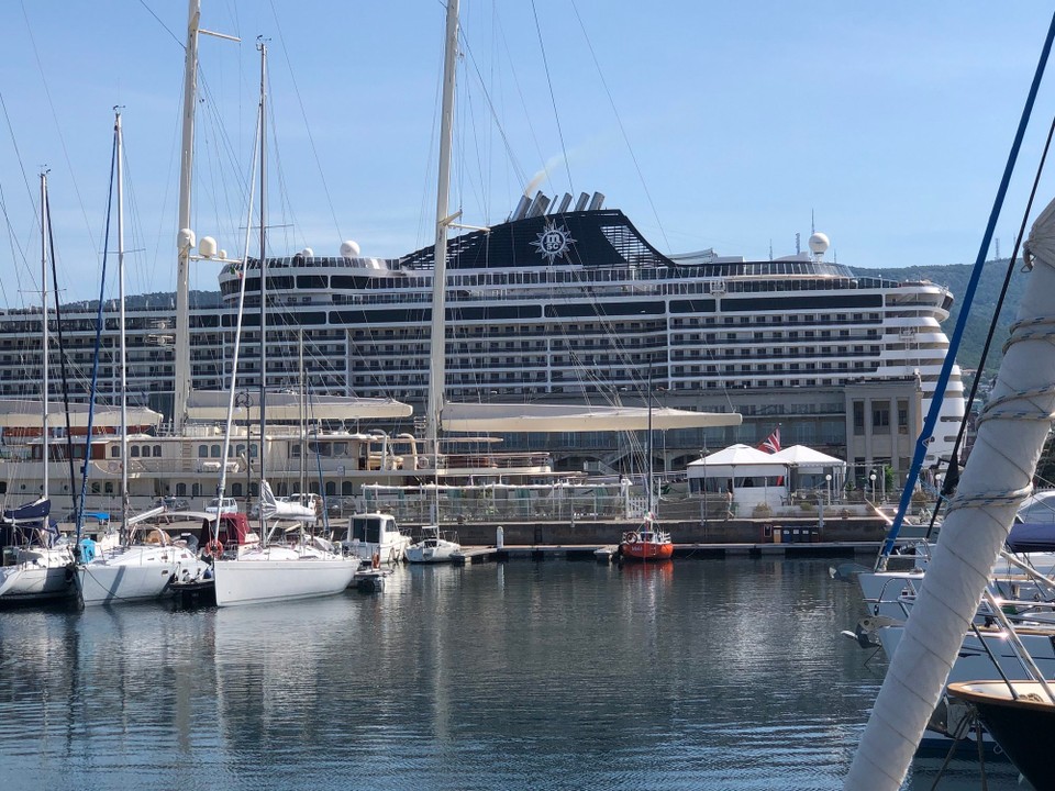 Slowenien - Piran - Msc Fantasia zurück im Starthafen Triest