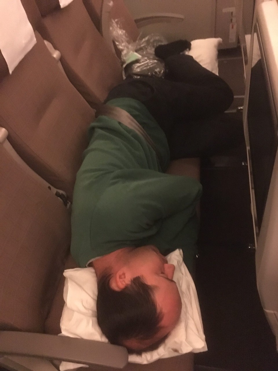 Vereinigte Staaten - San Francisco - Der Flieger hat 120 leere Plätze ... das gibt gemütliche Betten.
