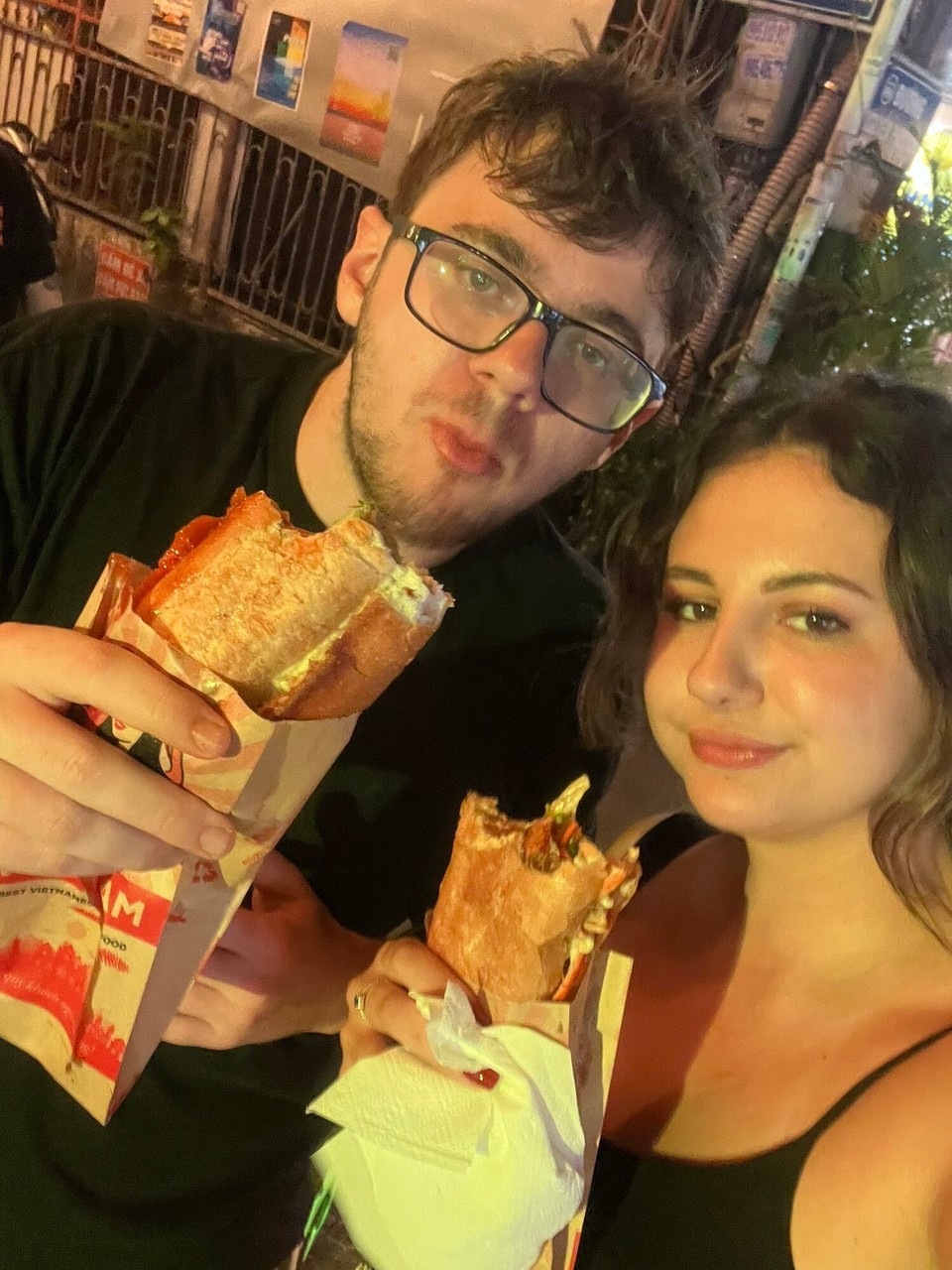 Vietnam - Hoi An - Quick bahn mi before going to the club