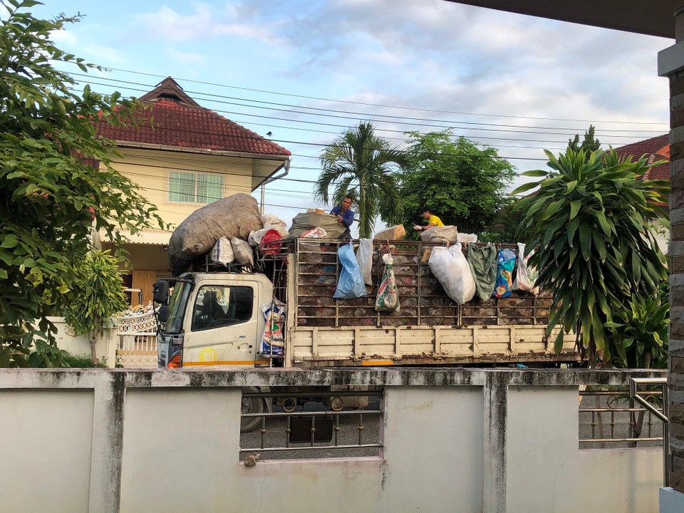 Thailand - Chiang Mai - Die Müllabfuhr am Montagmorgen 