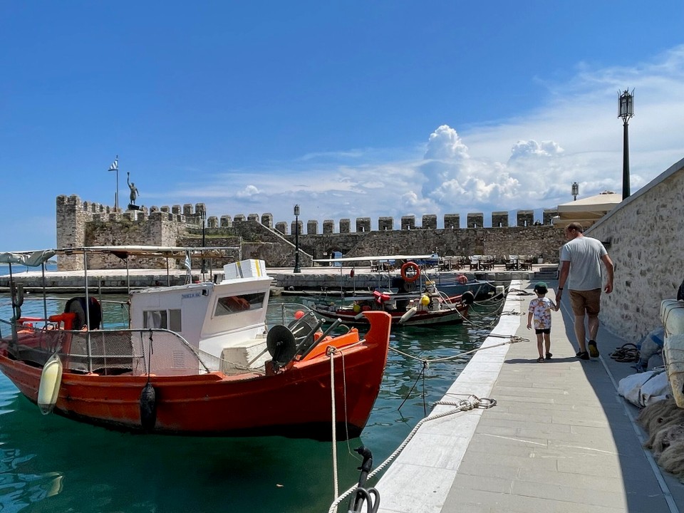 Griechenland - Nafpaktos - Ein kleiner Küstenort mit einem alten venezianischen Hafen.