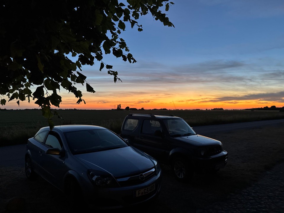 Deutschland - Fehmarn - Nacht wird es in der Zeit um die Sommersonnenwende nie ganz dunkel. Es bleibt immer ein Glühen im Norden. 