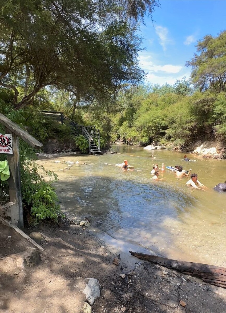 Neuseeland - Reporoa - Zweite Station: Hot‘N‘Cold - zwei Ströme fließen zu einer angenehmen Temperatur zusammen 😀