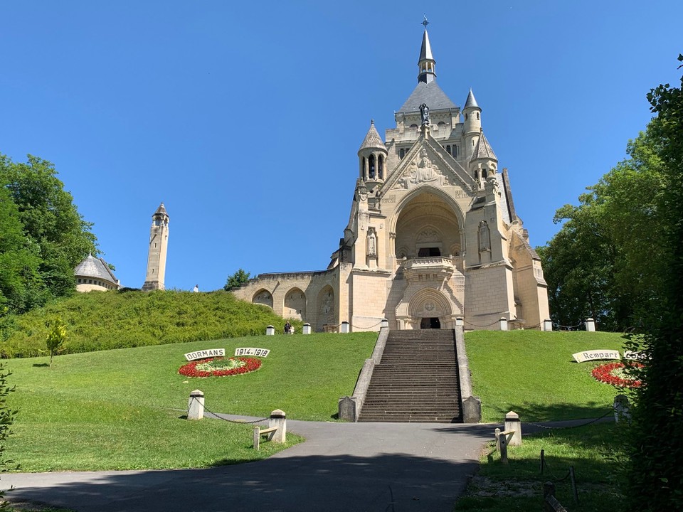 Frankreich - Dormans - D Gedänkstett a d Schlachte a dr Marne. Ä gigantischä Bou😳