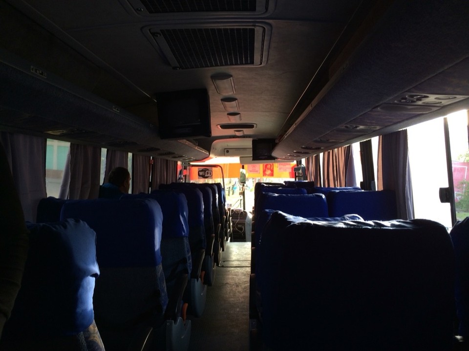 Belize - Caye Caulker - Leerer Bus...