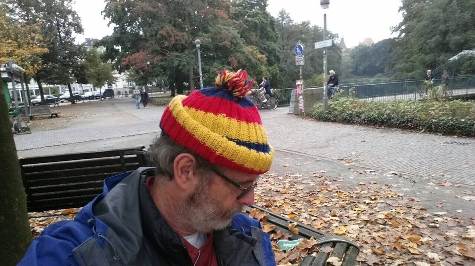  - Germany, Bremen, Schwachhausern - A lonely Crow supporter in Bremen. 