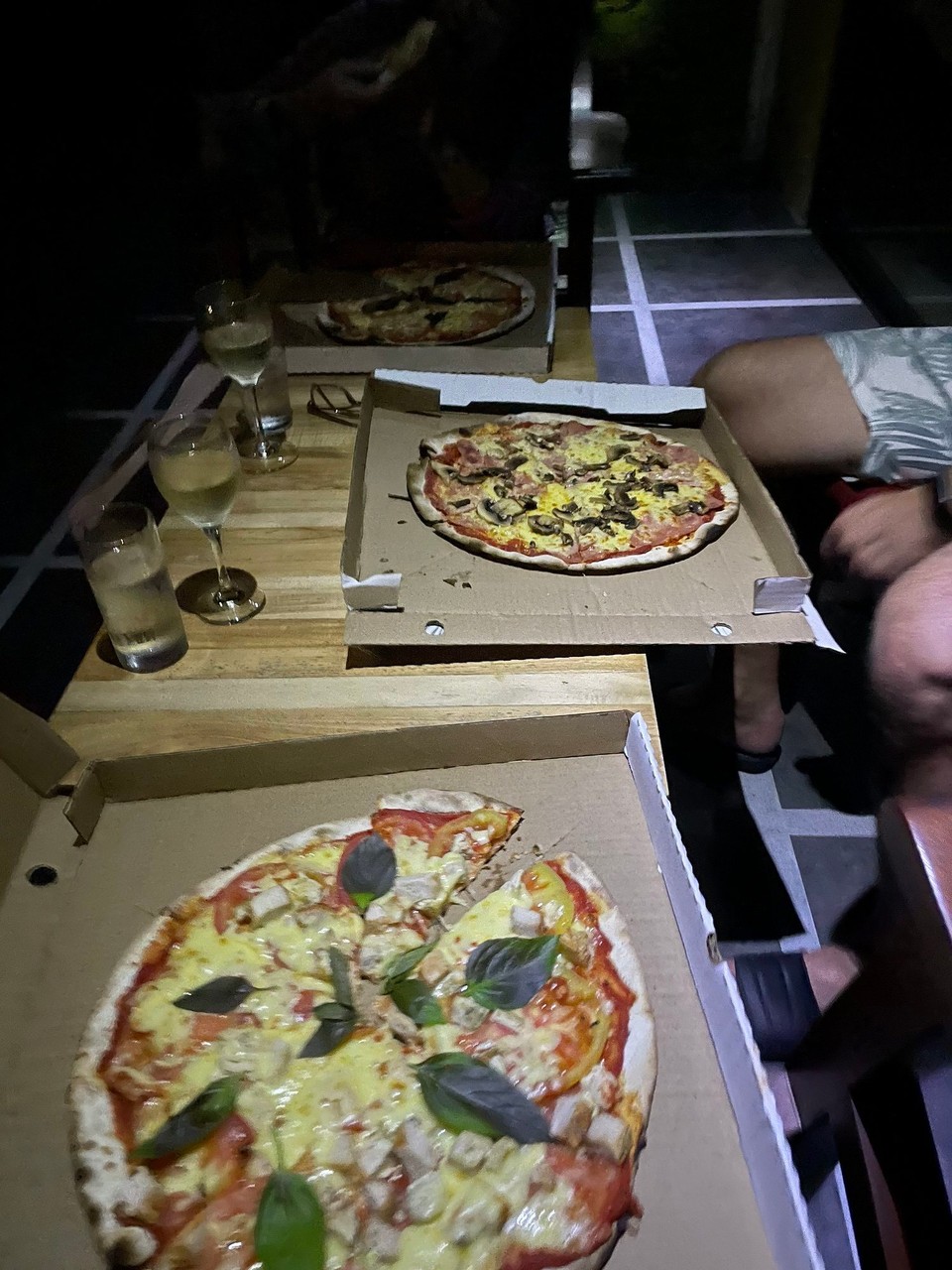 Costa Rica - San Carlos - … und im Anschluss noch eine Pizza auf der Bungalow-Terrasse genießen 🍕 