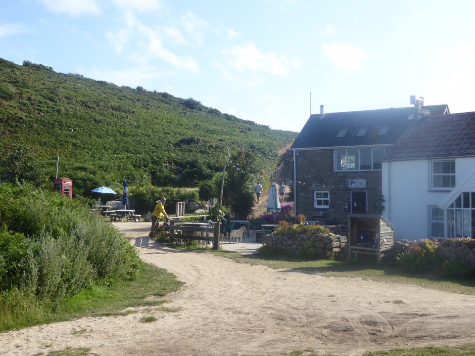 United Kingdom - Isles Of Scilly - Harbour View and Fraggle Rock Bar is sadly not open on a Sunday evening.