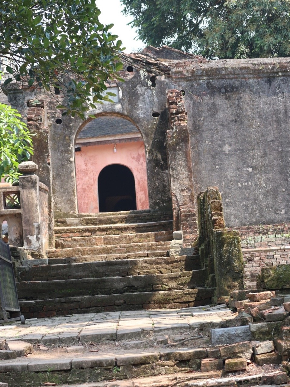 Vietnam - Huế - In der Sommerresidenz des Königs...