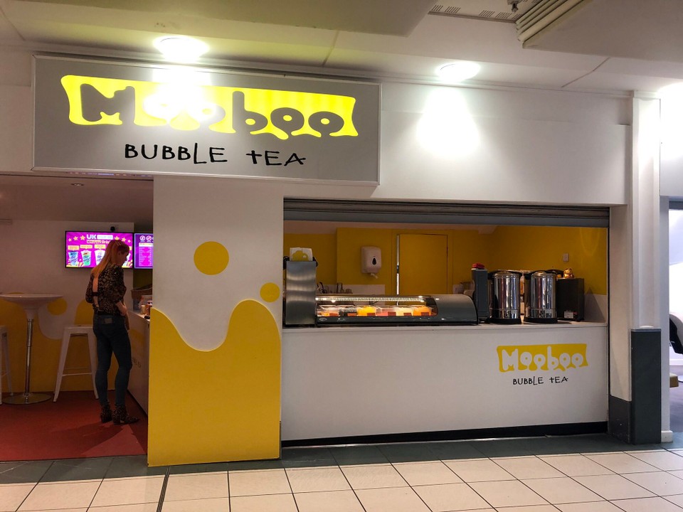 Vereinigtes Königreich - Glasgow - Solche Läden sind bei uns längst aus der Mode. Aber hier gibt es die noch.