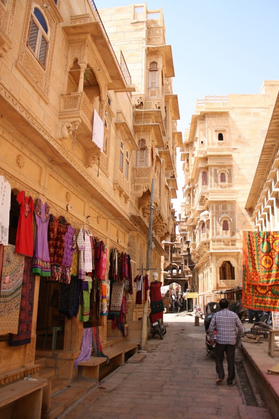 Jaisalmer - Jaisalmer - beautiful havelis along the streets