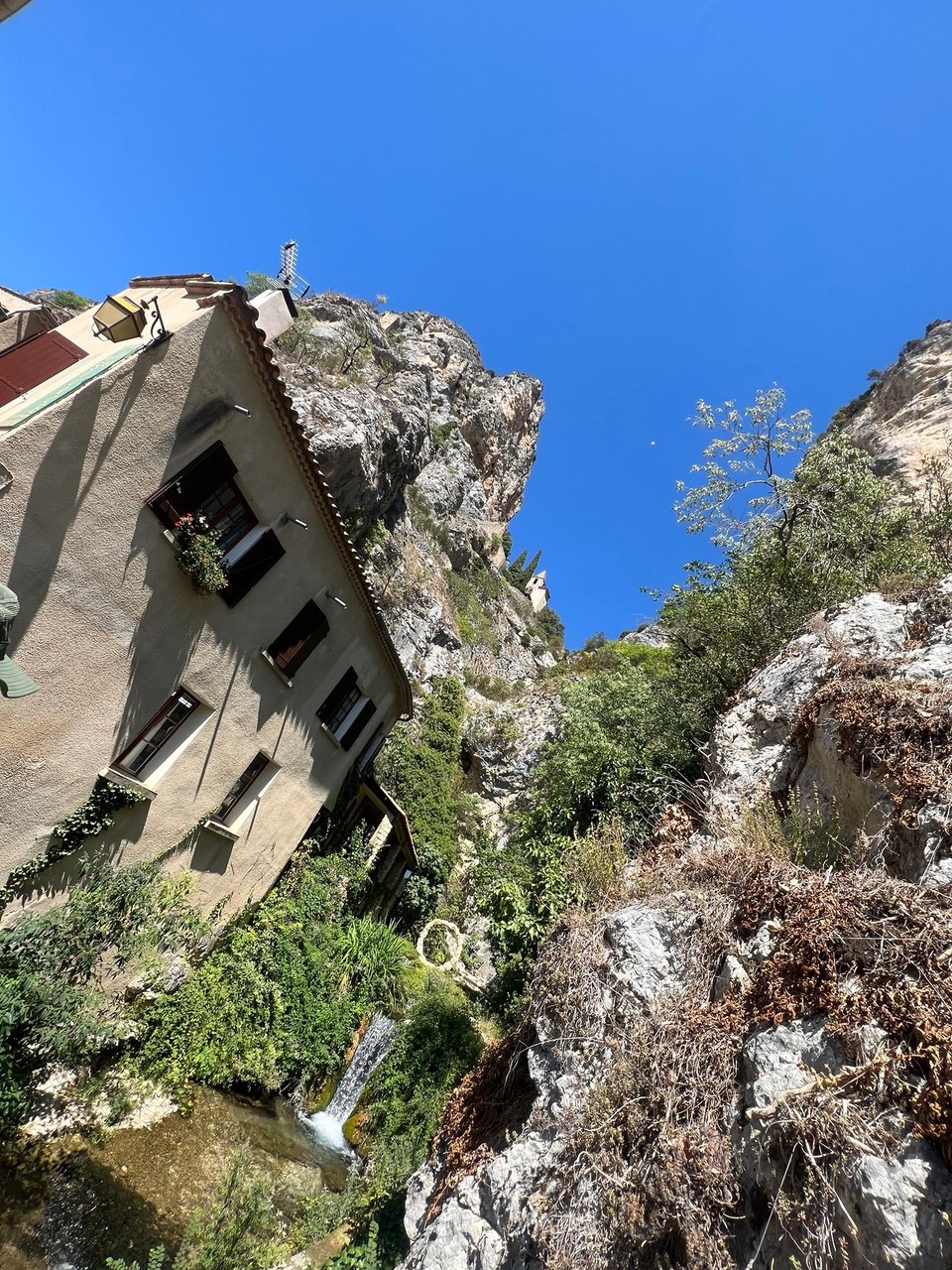 Frankreich - Moustiers-Sainte-Marie - Kapelle & Stern